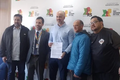 A partir das esquerdaGustavo Torres, Bruno Ortiz, Joel Maraschin, José Luiz Luz e Rafael Astrada<!-- NICAID(16282640) -->