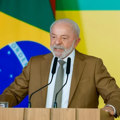 Presidente da República, Luiz Inácio Lula da Silva, durante declaração à imprensa no Palácio do Planalto, sobre ações para reduzir impacto da oscilação dos preços do petróleo. Brasília - DF.<!-- NICAID(16243725) -->