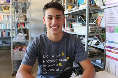 Jovem de Capão Bonito do Sul cria biodigestor acessível e ganha bolsa internacional de estudos<!-- NICAID(16035805) -->