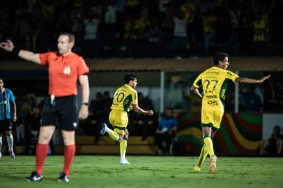 Mirassol, SP, Brasil, 16/04/2025 - Mirassol vs Grêmio pela 4ª rodada do Campeonato Brasileiro Série A 2025 - Foto: Pedro Zacchi/Agência Mirassol/Divulgação<!-- NICAID(16018694) -->