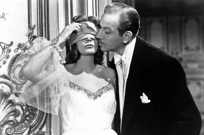 Greta Garbo e Melvyn Douglas em cena do filme "Ninotchka" (1939)<!-- NICAID(15398886) -->
