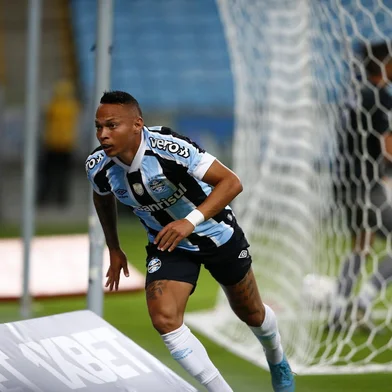 PORTO ALEGRE, RS, BRASIL - 06.02.2022 - O Grêmio recebe o Guarany de Bagé, em jogo válido pela quarta rodada do Gauchão. (Foto: Félix Zucco/Agencia RBS)<!-- NICAID(15008762) -->