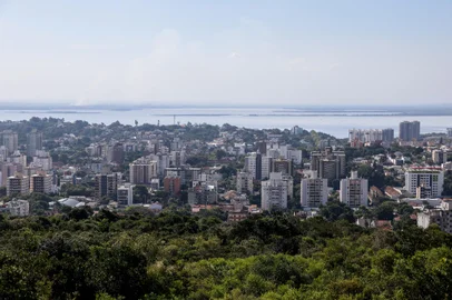 PORTO ALEGRE, RS, BRASIL - 2024.03.14 - Pauta especial aniversário de 252 anos de Poa. Matéria sobre ambientes naturais da cidade. Na foto: Morro do Osso (Foto: André Ávila/ Agência RBS)<!-- NICAID(15709054) -->