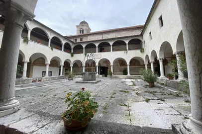 Igrejas e capitéis do Vêneto. Localização no nome do arquivo<!-- NICAID(15630652) -->