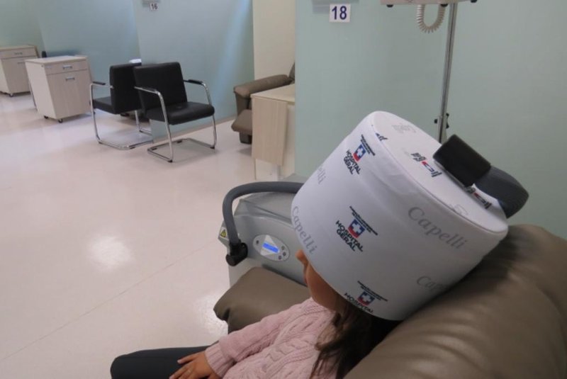 Técnica para evitar queda de cabelo durante a quimioterapia já ajudou mais de 30 mulheres na Serra<!-- NICAID(14780051) -->