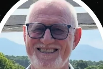 O professor aposentado Nereu Estanislau Burin faleceu na quarta-feira (19), aos 70 anos. Gaúcho, ele lecionou durante 39 anos para alunos do Centro de Ciências Físicas e Matemáticas (CFM) da Universidade Federal de Santa Catarina (UFSC).<!-- NICAID(16000330) -->