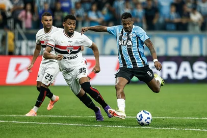 PORTO ALEGRE, RS, BRASIL, 16-10-2025: Jogo entre Grêmio e São Paulo, pela 28ª rodada do Brasileirão. Fotos: Duda Fortes/Agencia RBS<!-- NICAID(16148403) -->