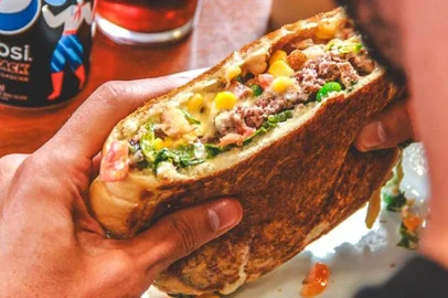 destemperados , xis , lanche , porto alegre , pepsi , refrigerante , nova bréscia, plutão<!-- NICAID(15527483) -->
