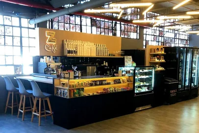 Z Café<!-- NICAID(15690723) -->