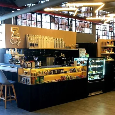 Z Café<!-- NICAID(15690723) -->