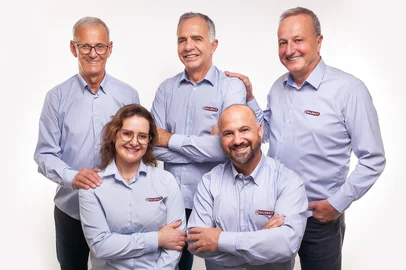 Diretoria da Balbinot. Da esquerda para direita: Valter Balbinot, Roberto Balbinot, Gustavo Balbinot, Isabel Balbinot e Abel Balbinot Neto. <!-- NICAID(16262353) -->