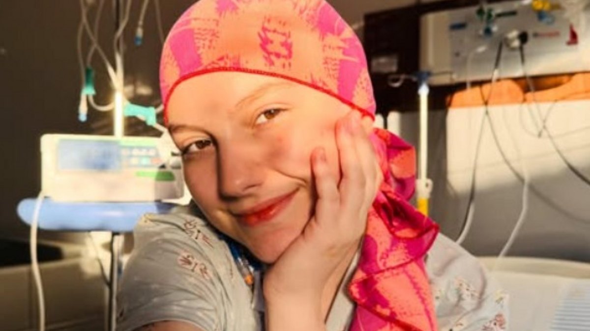 Relembre a trajet&oacute;ria da influenciadora Isabel Veloso, que morreu de c&acirc;ncer aos 19 anos