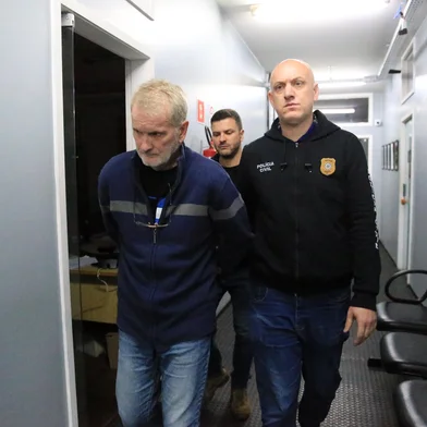 PORTO ALEGRE, RS, BRASIL, 05-09-2025: Preso homem que deixou mala com corpo de mulher na rodoviária de Porto Alegre. Ricardo Jardim, 66, foi preso pelo DHPP da Polícia Civil. Foto: Ronaldo Bernardi/Agência RBS<!-- NICAID(16117680) -->
