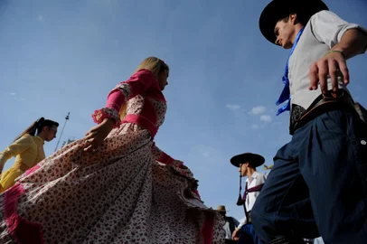 CAXIAS DO SUL, RS, BRASIL, 20/09/2018Desfile de 20 de setembro na Av. Sinimbú (Lucas Amorelli/Agência RBS)<!-- NICAID(13749347) -->