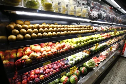PORTO ALEGRE, RS, BRASIL, 30-10-2018: Crescimento do setor hortifrutti no varejo e mercados da capital, composto por verduras, frutas e legumes (FOTO FÉLIX ZUCCO/AGÊNCIA RBS, Caderno Campo e Lavoura).<!-- NICAID(13808540) -->