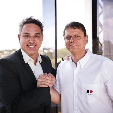 São Paulo, 10/11/2025. Luciano Zucco (PL-RS) e o governador de São Paulo Tarcísio Gomes de Freitas. Foto: Ezequiel Lemos / Divulgação<!-- NICAID(16164551) -->