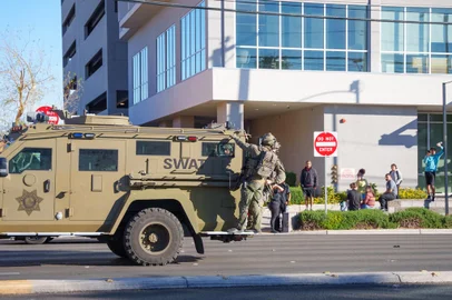 LAS VEGAS, NEVADA - DECEMBER 06: A SWAT vehicle arrives at the UNLV campus after a shooting on December 06, 2023 in Las Vegas, Nevada. According to Las Vegas Metro Police, a suspect is dead and multiple victims are reported after a shooting on the campus.   Mingson Lau/Getty Images/AFP (Photo by Mingson Lau / GETTY IMAGES NORTH AMERICA / Getty Images via AFP)<!-- NICAID(15618705) -->