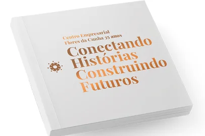 Centro Empresarial / Divulgação Capa do livro de 30 anos do Centro Empresarial de Flores da Cunha<!-- NICAID(16165619) -->
