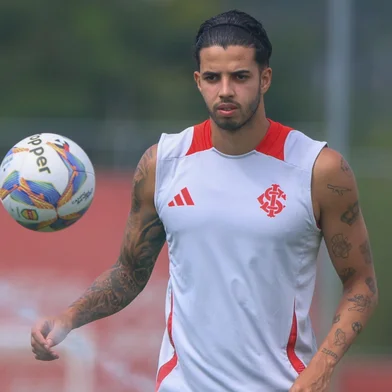 PORTO ALEGRE, RS, BRASIL, 19-02-2025: O zagueiro Kaique Rocha em treino do Inter no CT Parque Gigante. (Foto: Ricardo Duarte/Inter/Divulgação)<!-- NICAID(16084977) -->