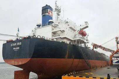 Navio Star Iris, carregado de milho brasileiro, foi atacado por rebeldes huthis nesta segunda-feira (12/2) no Mar Vermelho<!-- NICAID(15677505) -->