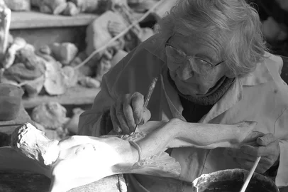 *** Valesca/Atelier Zambelli-RicardoW ***Ludwina Valesca Reis esculrora , do atelier Zambelli.<!-- NICAID(63243) -->