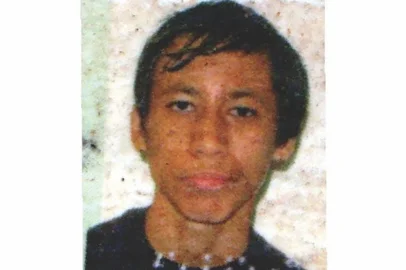 Familiares tentam localizar um jovem desaparecido em Porto Alegre há dois dias. Richard Menezes Siqueira, 27 anos, saiu de casa na manhã da última quarta-feira (6), na Estrada do Campo Novo, no bairro Aberta dos Morros. A última vez que ele foi visto, segundo a mãe Claudia Janaína Matos Menezes, 45 anos, foi no bairro Ipanema. O caso foi registrado na Polícia Civil.  <!-- NICAID(15144228) -->