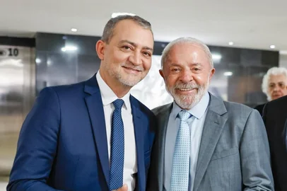 Edegar Pretto se reune com Lula.<!-- NICAID(16265845) -->