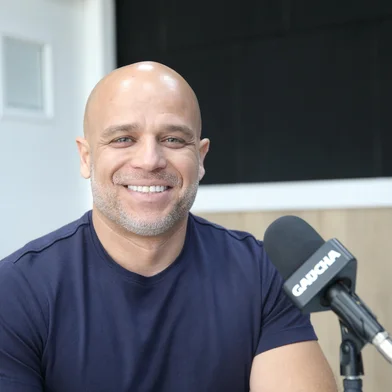 CAXIAS DO SUL, RS, BRASIL, 14/10/2025. Alex Xavier, sócio fundador da rede de franquias Tudo em Grãos.<!-- NICAID(16147548) -->