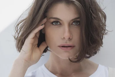 Entrevista com a atriz Alinne Moraes, a Bárbara da novela Um Lugar ao Sol<!-- NICAID(14998200) -->