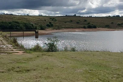 10/04/2025: Barra do Piraí, em Bagé, está 3,3 metros abaixo do nível normal.