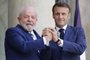 French President Emmanuel Macron (R) greets Brazil's President Luiz Inacio Lula da Silva (L) prior to their working lunch at the Elysee Palace, amid the New Global Financial Pact Summit in Paris on June 23, 2023. (Photo by Ludovic MARIN / AFP)Editoria: POLLocal: ParisIndexador: LUDOVIC MARINSecao: international relationsFonte: AFPFotógrafo: STF<!-- NICAID(15464404) -->
