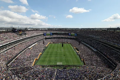 CHARLY TRIBALLEAU / AFP Fans attend the FIFA Club World Cup 2025 final football match between England's Chelsea and France's Paris Saint-Germain at the MetLife Stadium in East Rutherford, New Jersey on July 13, 2025. (Photo by CHARLY TRIBALLEAU / AFP)Editoria: SPOLocal: East RutherfordIndexador: CHARLY TRIBALLEAUSecao: soccerFonte: AFPFotógrafo: STF<!-- NICAID(16079494) -->