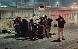 Acidente na BR-116 em São Leopoldo deixa três mortos e dois feridos<!-- NICAID(16100413) -->