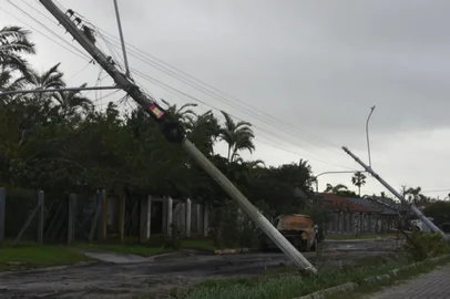 Garagem da prefeitura de Imbé, após ventania por ciclone<!-- NICAID(16089991) -->