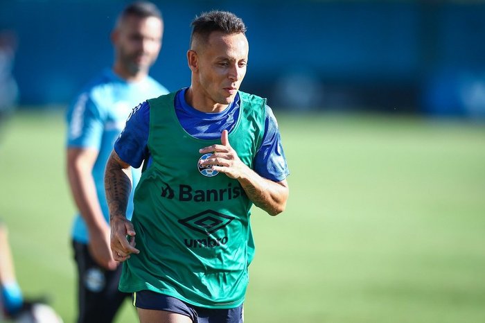 Com Rafinha em campo, Grêmio inicia preparação para encarar o São Luiz