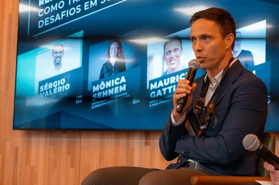 Maurício Gatti (esquerda) e Edilson Oliveira, Arquiteto de Soluções da ITS<!-- NICAID(16131157) -->