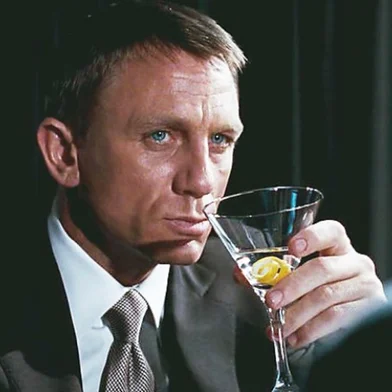 vesper martini<!-- NICAID(15367867) -->