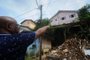 CAXIAS DO SUL, RS, BRASIL, 30/11/2023. Com risco de desabar em cima de outras residências, família é retirada de moradia em Caxias. Na foto, João Valtoir de Andrade, 64 anos, aposentado. (Bruno Todeschini/Agência RBS)<!-- NICAID(15612842) -->