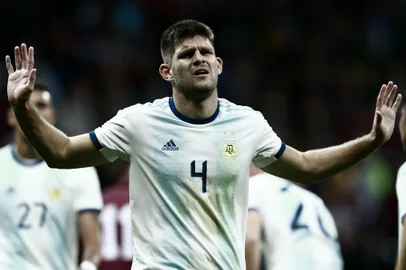 Kannemann entrou no segundo tempo do amistoso da seleção argentina contra a Venezuela