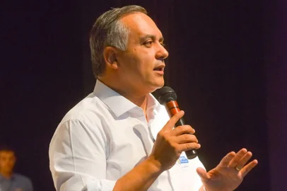 O prefeito de São Bernardo do Campo, Marcelo Lima (Podemos), foi afastado do cargo em operação da Polícia Federal que apura um suposto esquema de corrupção na administração da cidade do ABC Paulista.<!-- NICAID(16101451) -->