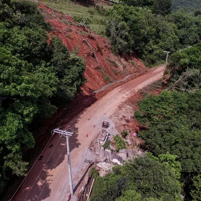 GRAMADO, RS, BRASIL, 22/11/2023. Drone: Áreas de deslizamento em Gramado. (Neimar De Cesero/Agência RBS)<!-- NICAID(15605632) -->