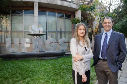 PORTO ALEGRE, RS - 20/06/2020 - Os professores da UFRGS, o reitor Carlos Bulhoes e Patrícia Pranke. FOTO: Karine Viana / DivulgaçãoIndexador: Karine Viana<!-- NICAID(14862159) -->