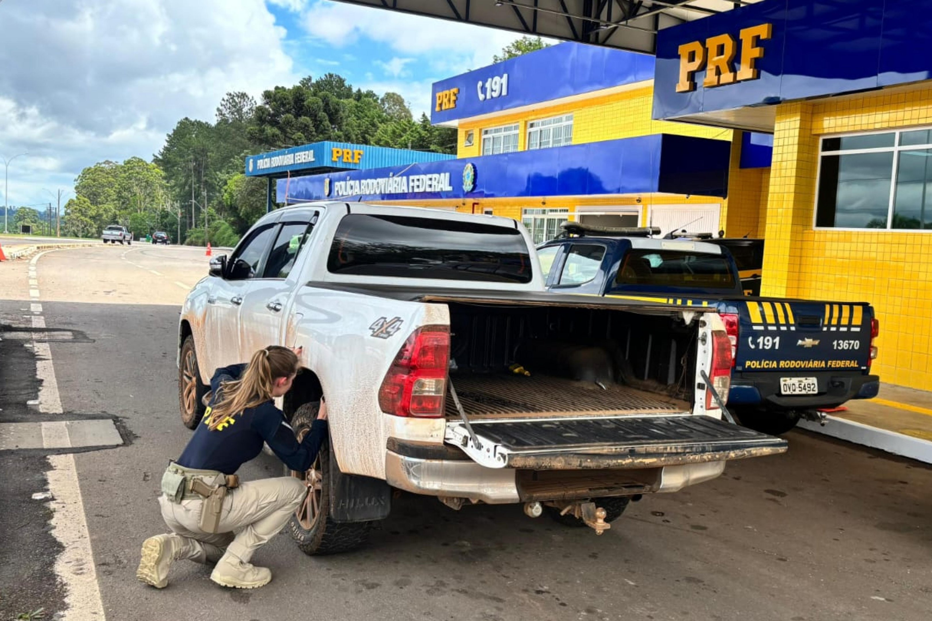 PRF recupera Hilux clonada e prende condutor por recepta&ccedil;&atilde;o na BR-285