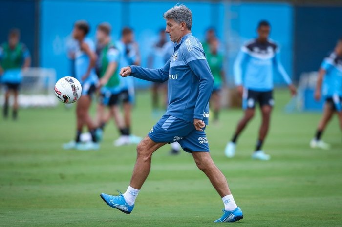 Renato concentra todo o grupo de jogadores do Grêmio para a decisão do Gauchão