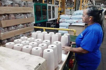 Termolar está com 50 vagas de trabalho para área de produção<!-- NICAID(15368246) -->