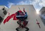 Centro cultural em Porto Alegre ganha mural gigante de Santiago Pooter