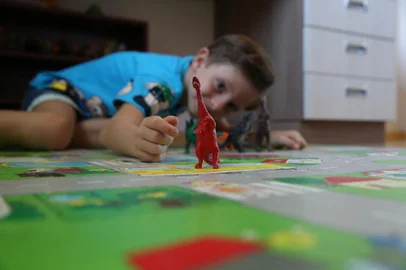 CAXIAS DO SUL, RS, BRASIL (25/02/2021)Arthur, filho da Aline Lenzi, identificado com Altas Habilidades, algo que faz com que ele necessite de atenção especial na escola. (Antonio Valiente/Agência RBS)<!-- NICAID(14722184) -->