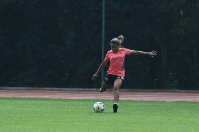 Sorriso, zagueira do Inter<!-- NICAID(15181065) -->
