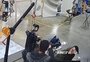 Robô humanoide "ataca" engenheiros na China; veja vídeo