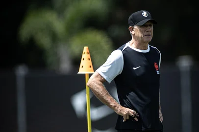 Matheus Lima / Vasco,Divulgação Primeiro treino do técnico Renato Portaluppi no Vasco, no CT Moacyr Barbosa, no Rio de Janeiro.<!-- NICAID(16286213) -->